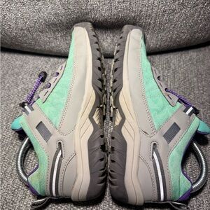 Keen Hiking Shoes Youth Green Targhee Vent Sport Quick Lace Logo Sneakers size 4